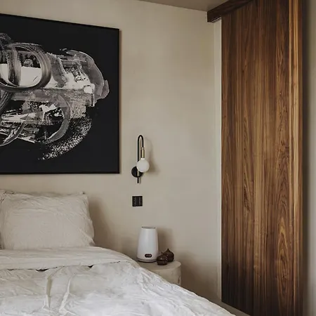 Stunning And Cozy 880x * Amsterdam